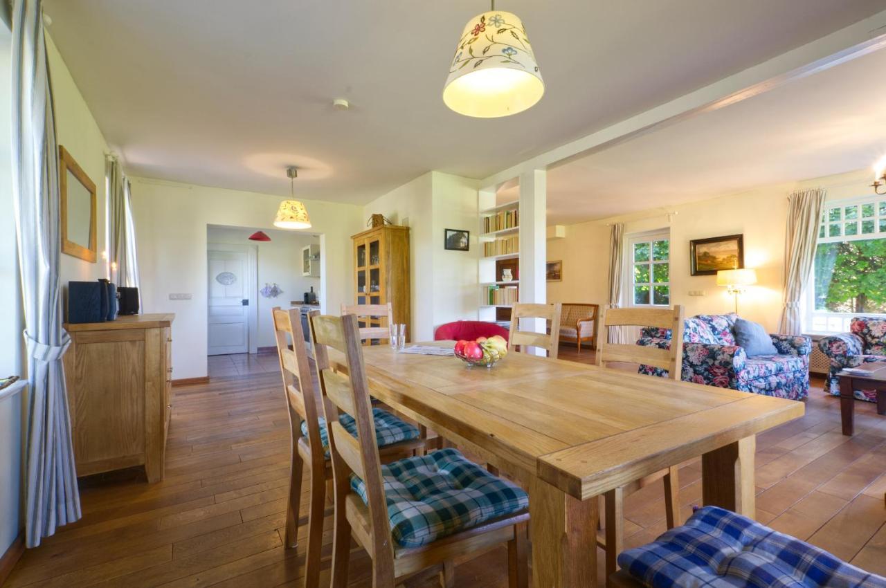 Reetdachhaus Mit Grossem Garten Und Kamin Marlow Bagian luar foto