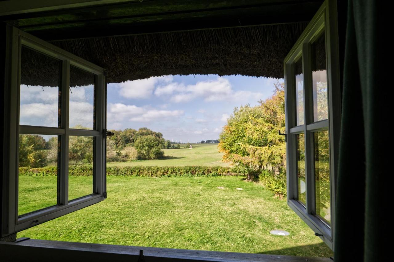 Reetdachhaus Mit Grossem Garten Und Kamin Marlow Bagian luar foto