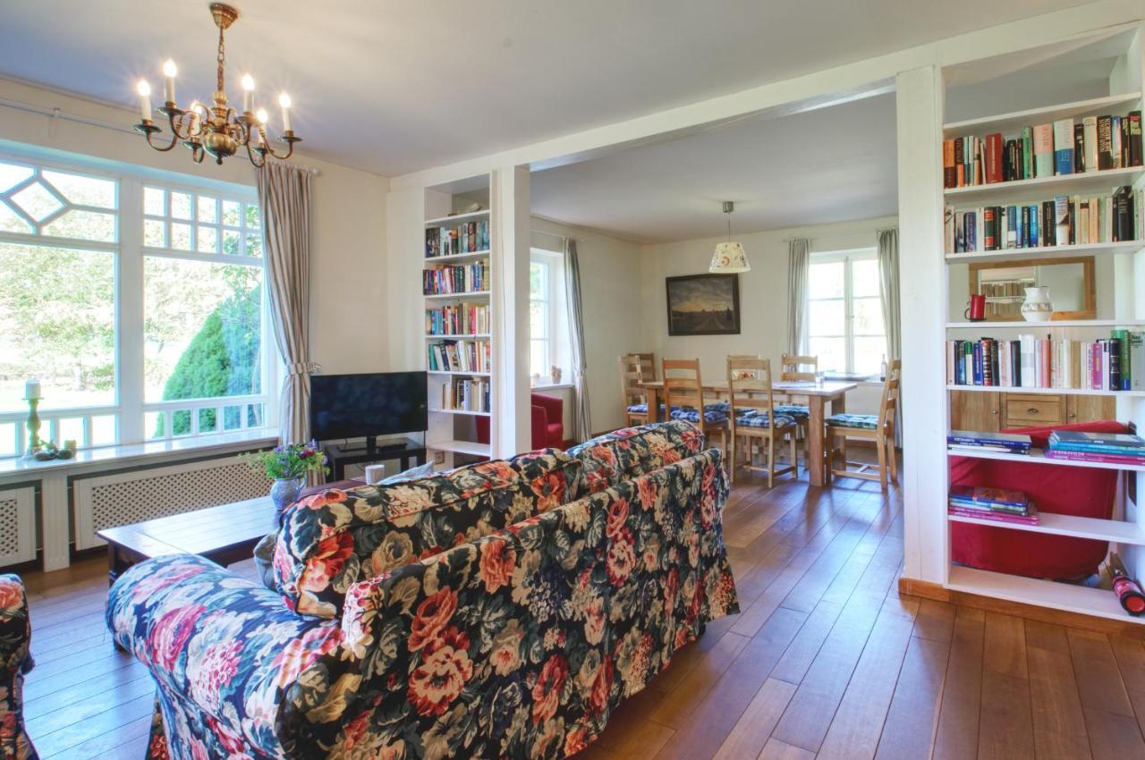 Reetdachhaus Mit Grossem Garten Und Kamin Marlow Bagian luar foto